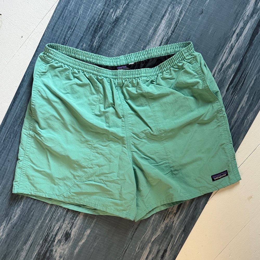 Patagonia Men’s Baggies 5in inseam EUC